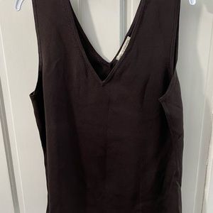 Brown tank top in gorgeous condition!
